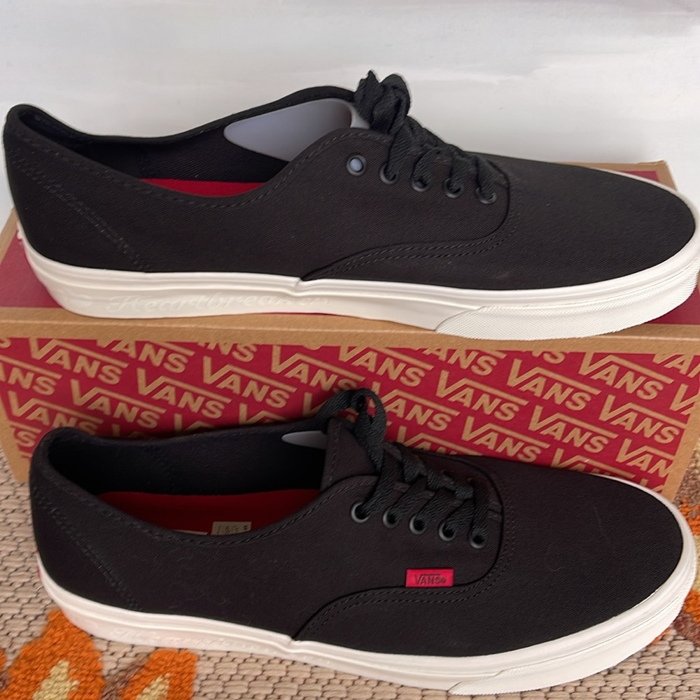 Vans WMNS Authentic
Secret Lover Black
VN000BW5BLK
Sneakers - Picture 3 of 16